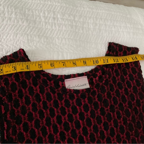 GLORIA VANDERBILT, RED/BLACK SLEEVELESS BLOUSE, SIZE: M - Picture 4 of 10